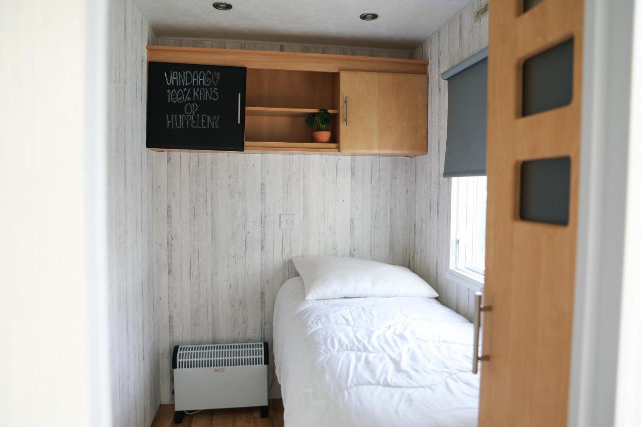 Chalet Op 5* Camping De Paardekreek Kortgene Zewnętrze zdjęcie