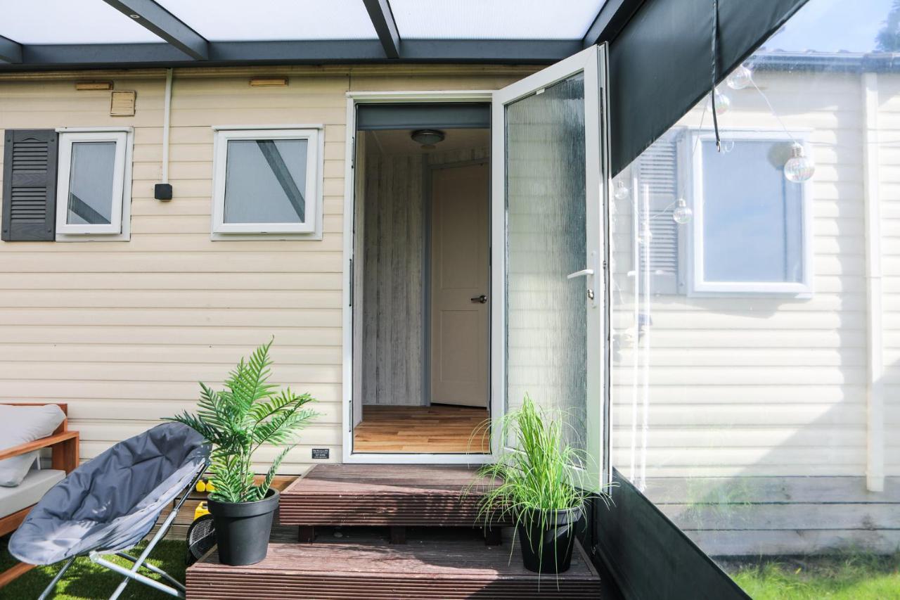 Chalet Op 5* Camping De Paardekreek Kortgene Zewnętrze zdjęcie