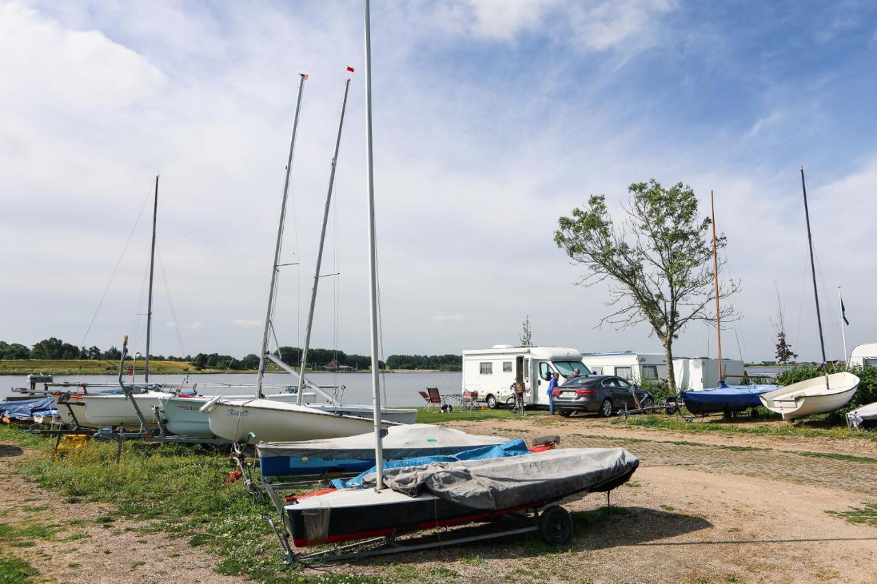 Chalet Op 5* Camping De Paardekreek Kortgene Zewnętrze zdjęcie